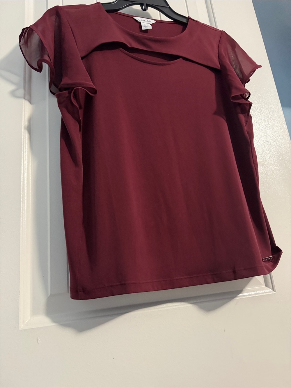 Calvin Klein Burgundy Short-Sleeve Cutout Flutter Blouse - Picture 5 of 6